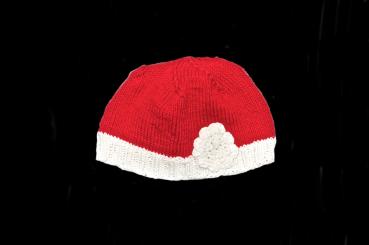 Hand knitted baby cap in red and white with a head circumference 40 cm 15,75 inch
